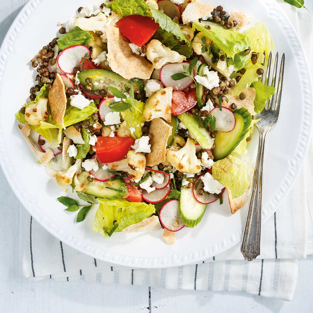 Meal-Sized Fattoush Salad with Lentils