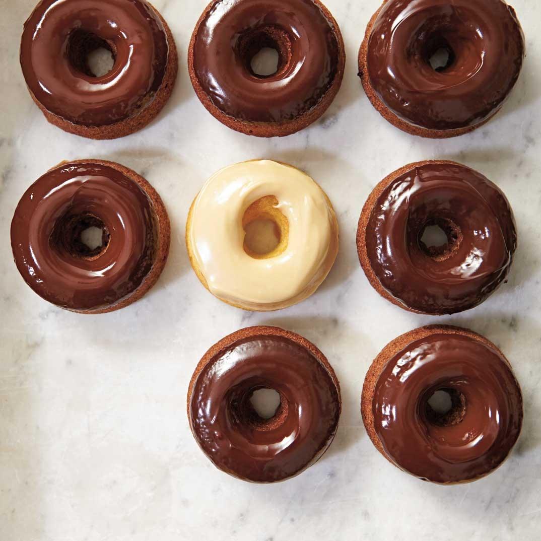 Oven-baked doughnuts 