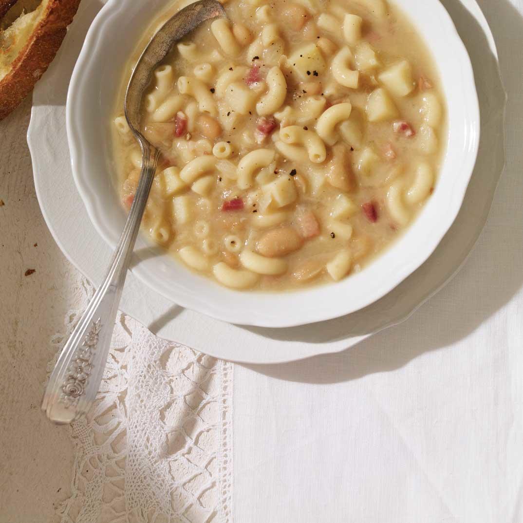 Pasta e Fagioli (Macaroni and Bean Soup)