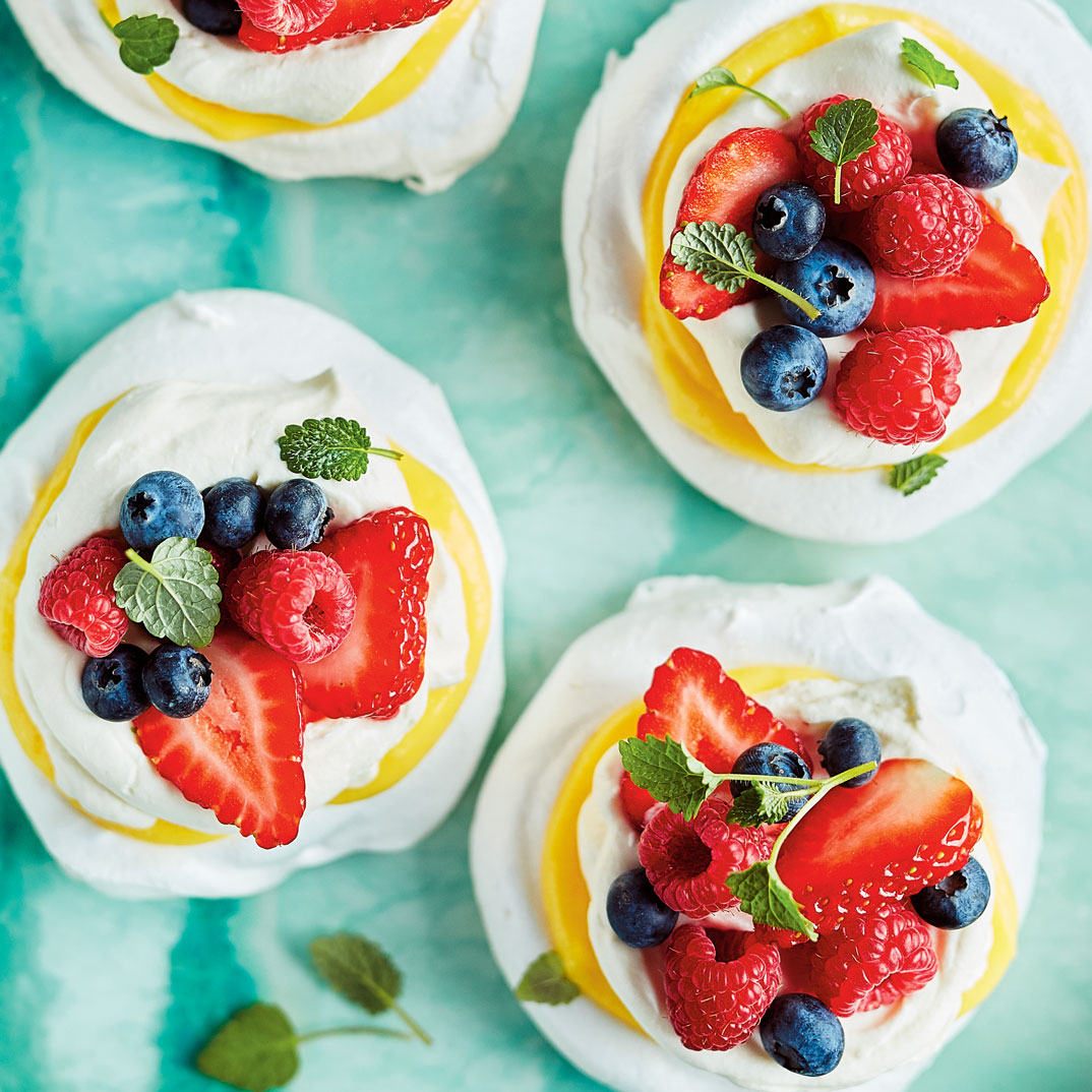 Pavlova with Berries and Lemon Curd (The Best)