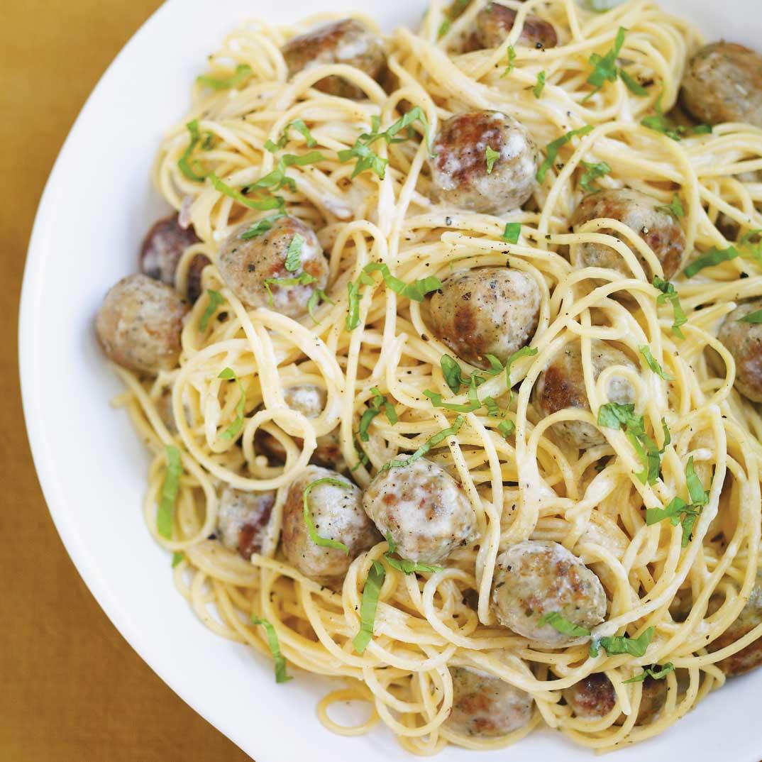 Spaghettoni with Pesto–Chicken Meatballs