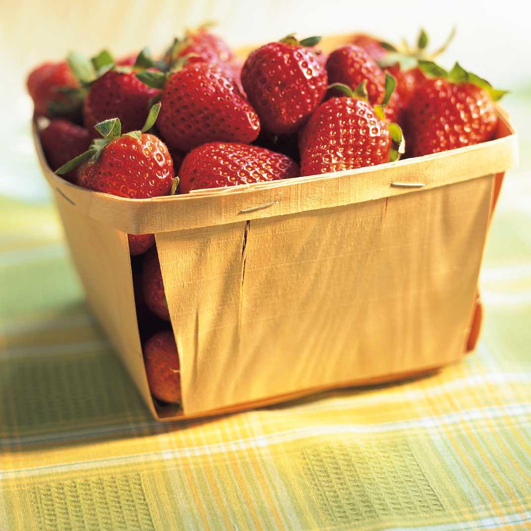 Strawberry & Cream Mini Sponge Cakes