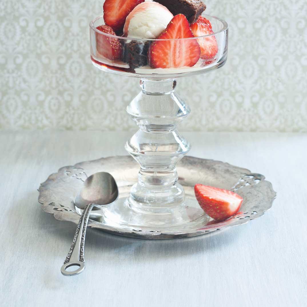 Strawberry and Brownie Sundaes