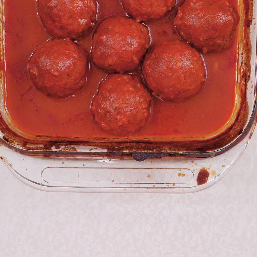 Tomato Sauce with Meatballs 